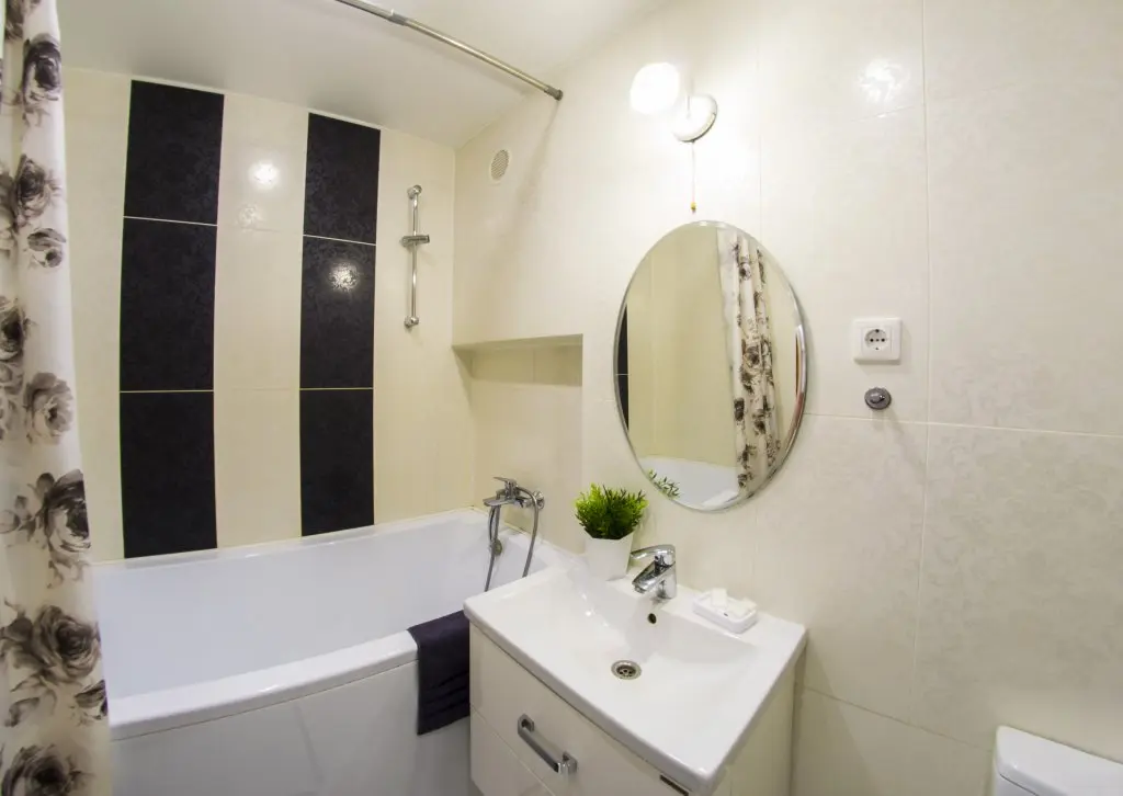 Омск: Na Irtyishskoj Naberezhnoj 25 Apartments