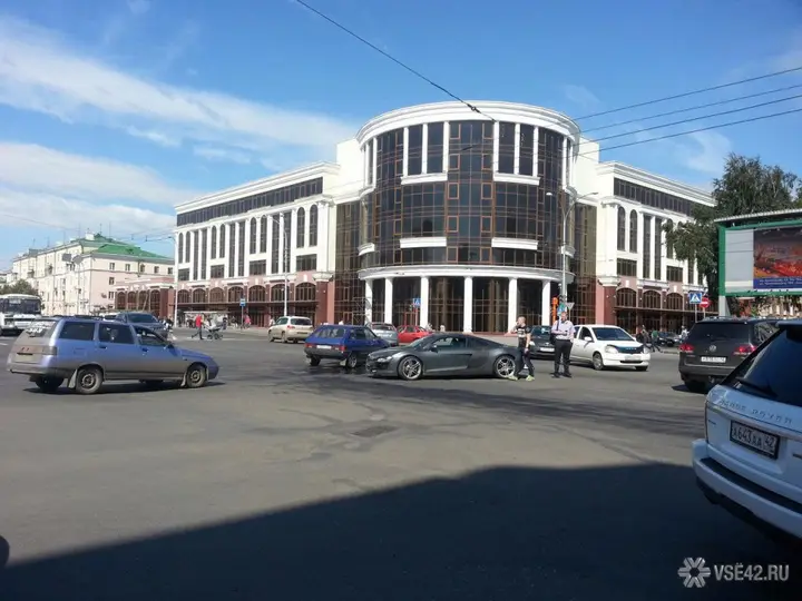 Кемерово: Апартаменты на Кирова 25