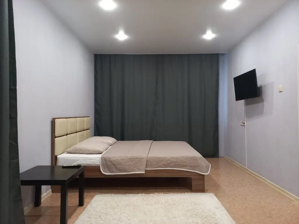 Красноярск: Апартаменты на Семафорной 239