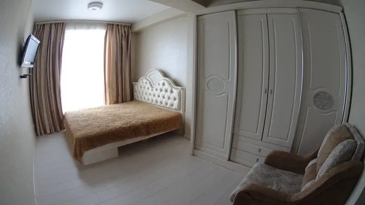 Сочи: Na Volzhskaya 31 1 Apartments