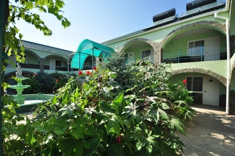 Николаевка: Nairi Guest House
