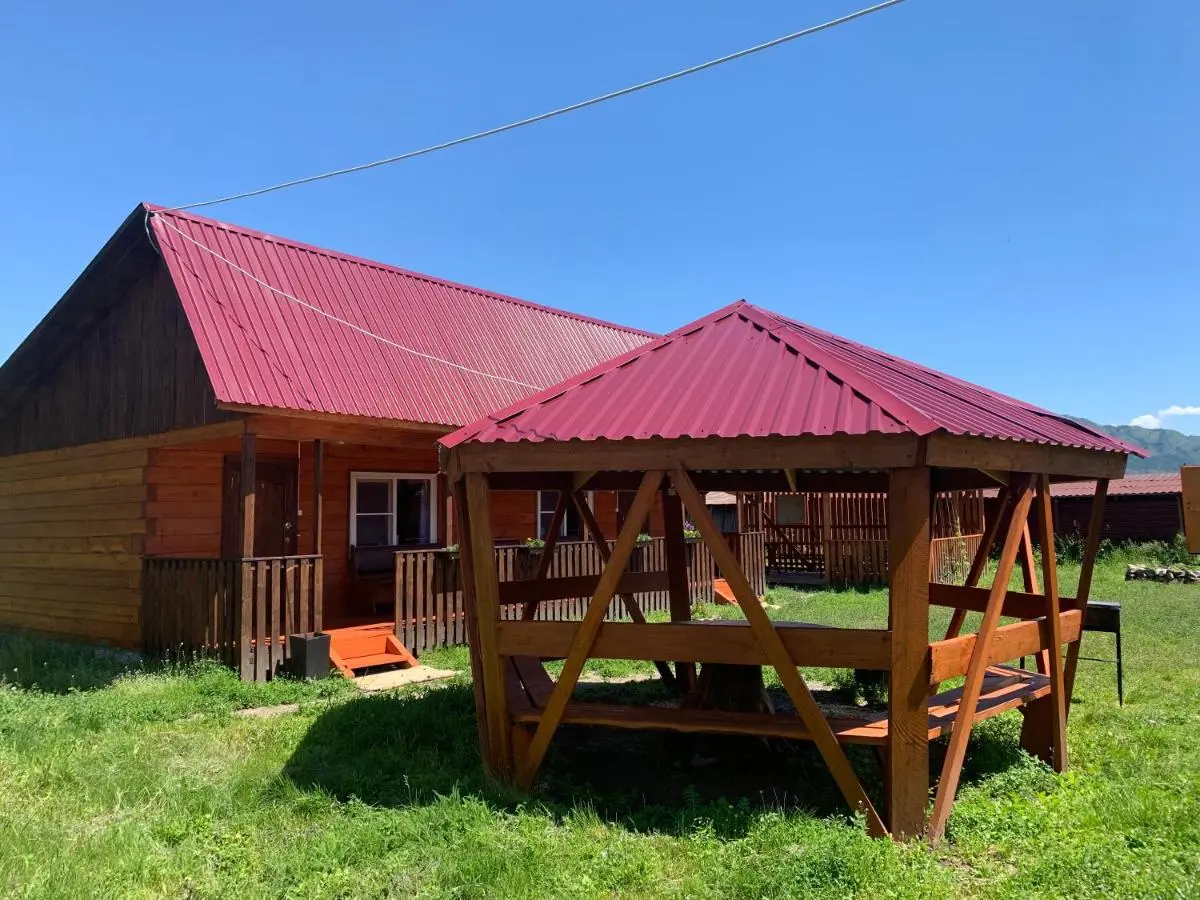 Karakol: Guest House Altai Yard Гостевой дом Алтайский дворик