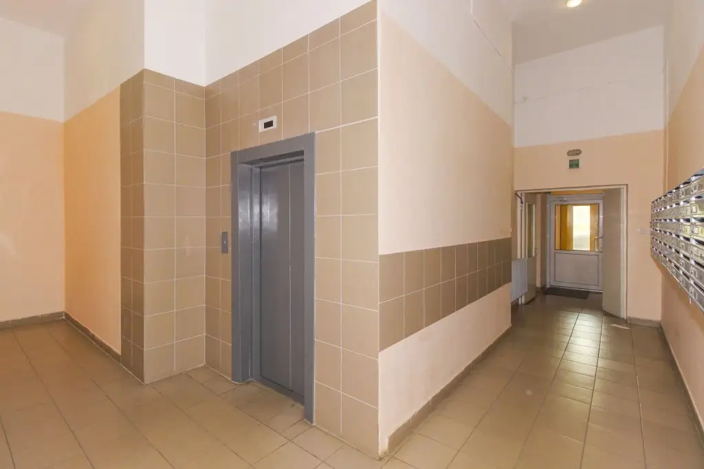 Омск: Апартаменты Nikhouse на Сазонова 33