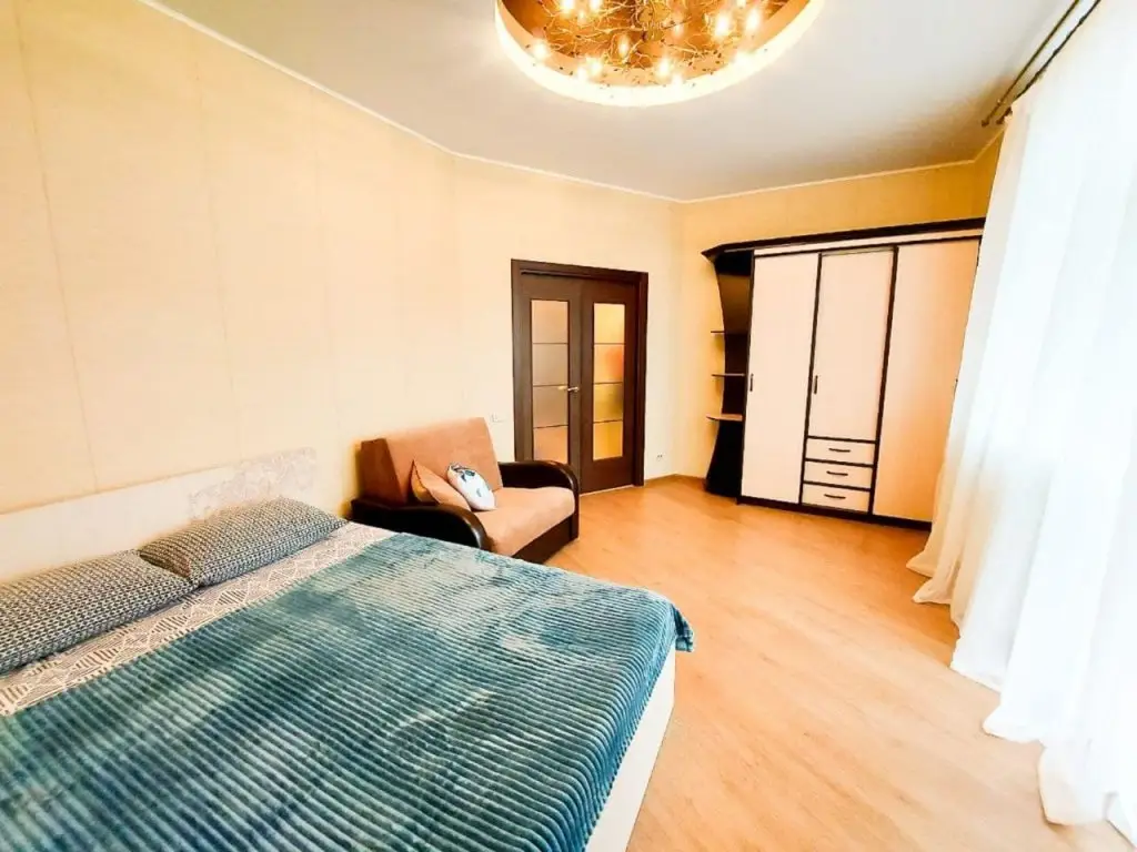 Омск: Апартаменты Nikhouse на Сазонова 33