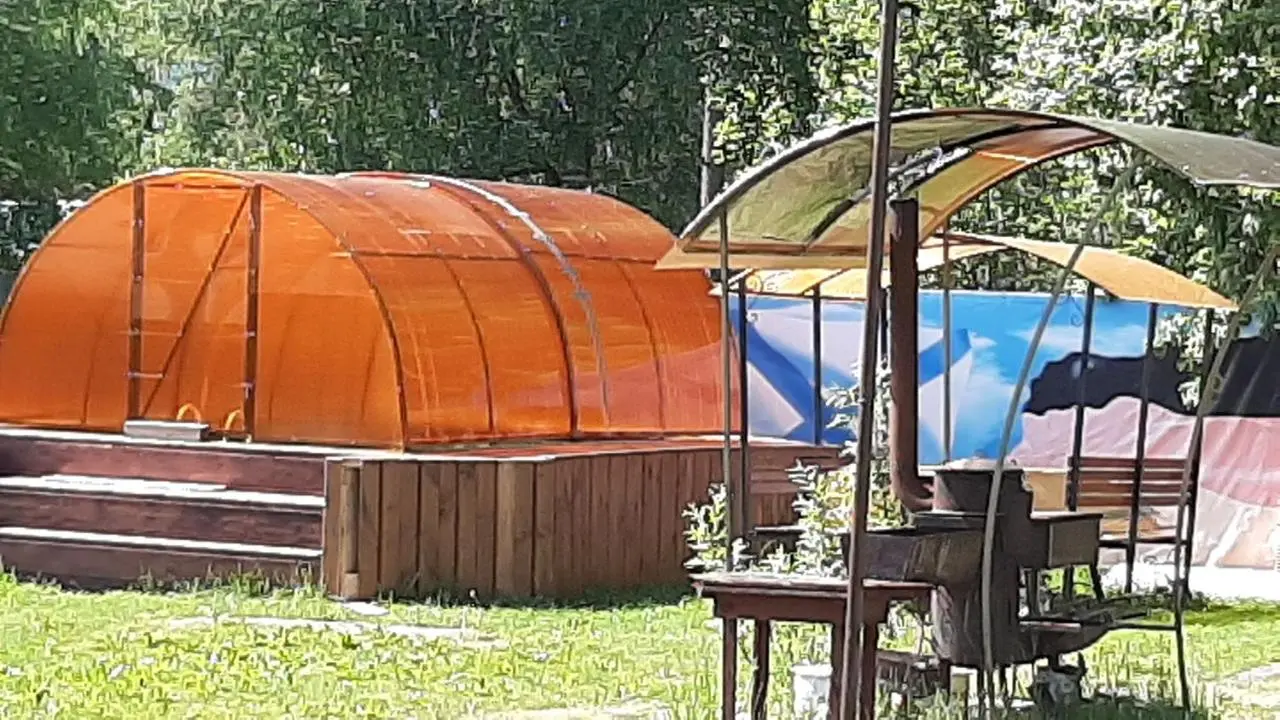 Озёрное: Гостевой дом Коттедж Манжерок