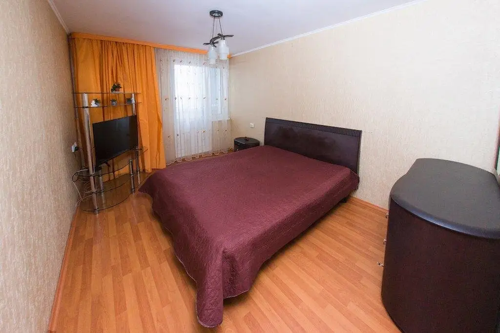 Оренбург: City Center Tchkalova 59 Apartment