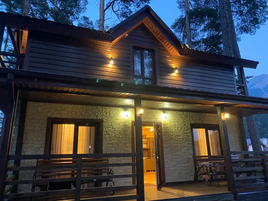 Архыз: Гостевой Дом Pine Forest Сосновый Бор