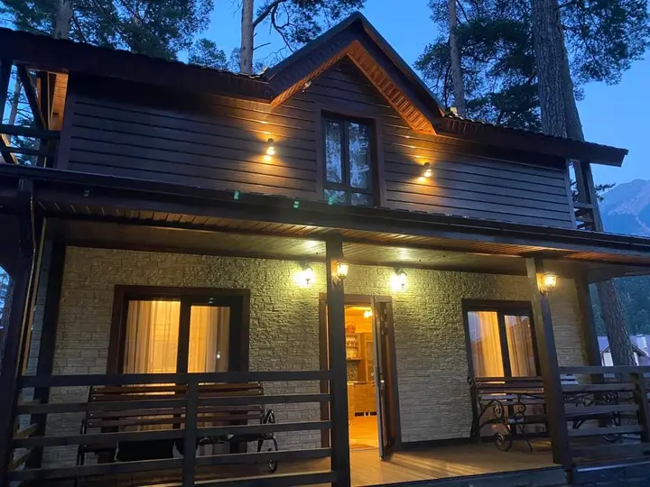 Архыз: Гостевой Дом Pine Forest Сосновый Бор