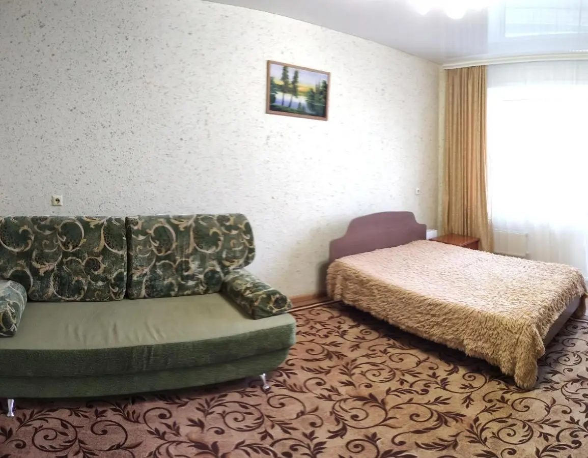Горно-Алтайск: Apartment on Kommunisticheskiy prospekt 92