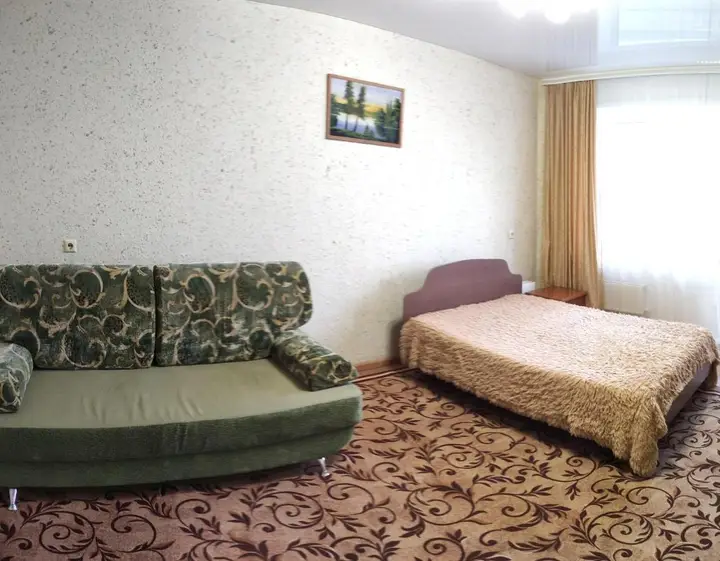 Горно-Алтайск: Apartment on Kommunisticheskiy prospekt 92
