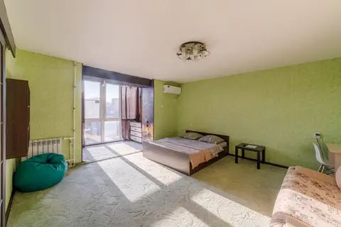 Квартира ПрезентХаус на Чичканова 70б — фото 1