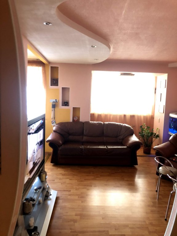 Мурманск: Апартаменты Spacious central 3-room apartment