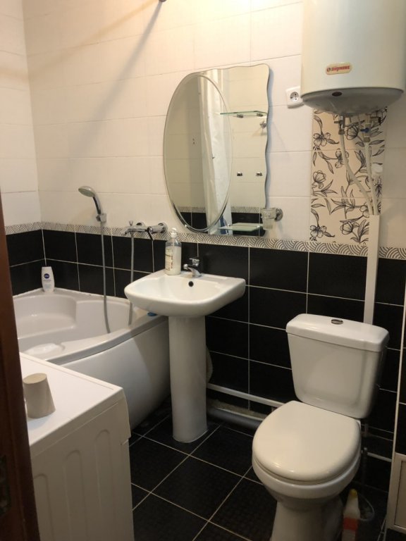 Симферополь: Prospekt Pobedyi 48 Apartments