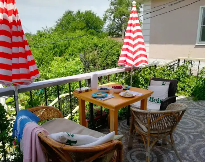 Кучугуры: Provans Guest House