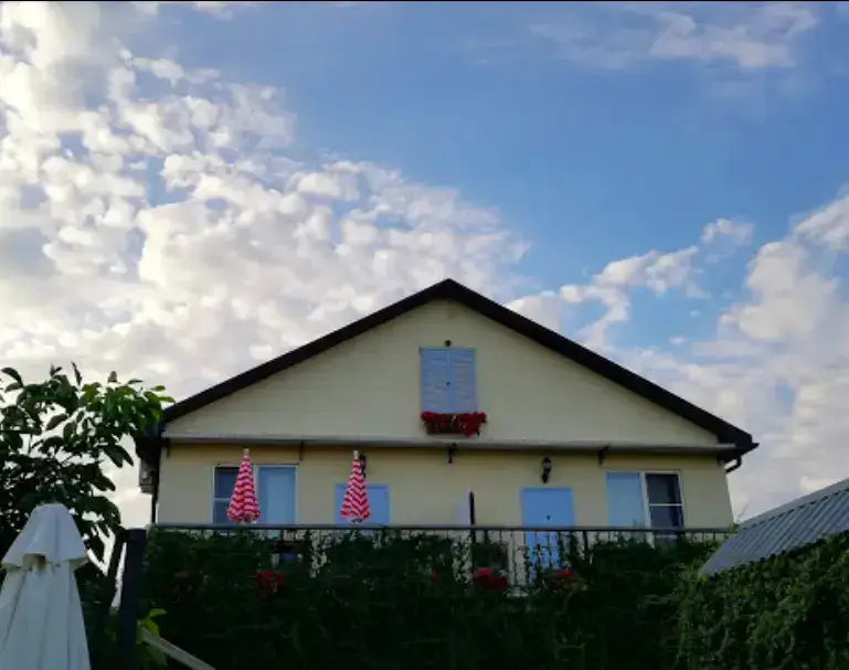 Кучугуры: Provans Guest House