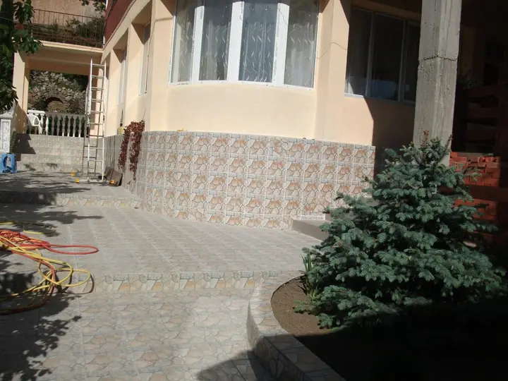 Солнечногорское: Гостевой Дом Райский Уголок