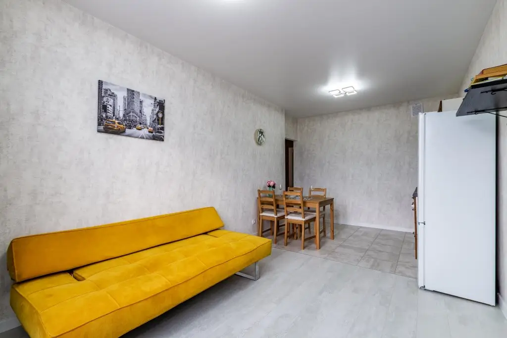 Екатеринбург: Апартаменты RentHouse Азина 22