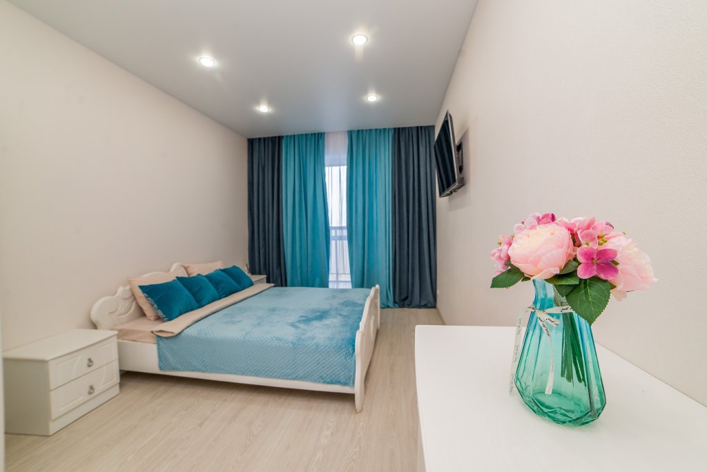 Екатеринбург: Апартаменты RentHouse Чайковского 66