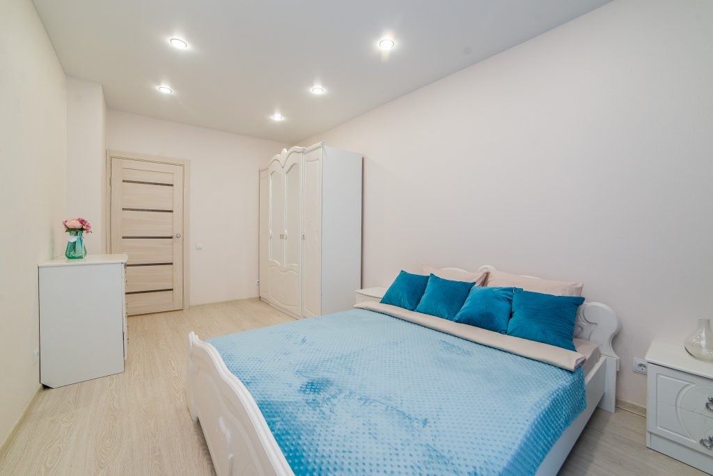 Екатеринбург: Апартаменты RentHouse Чайковского 66