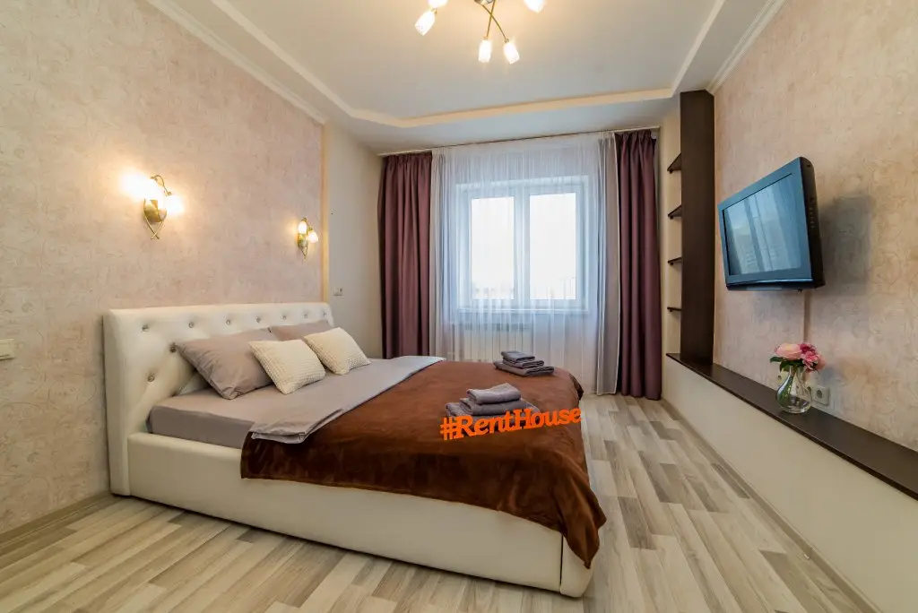 Екатеринбург: Апартаменты RentHouse Фучика ЖК Созвездие