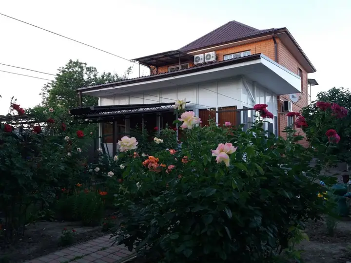 Ейск: Гостевой Дом Rose