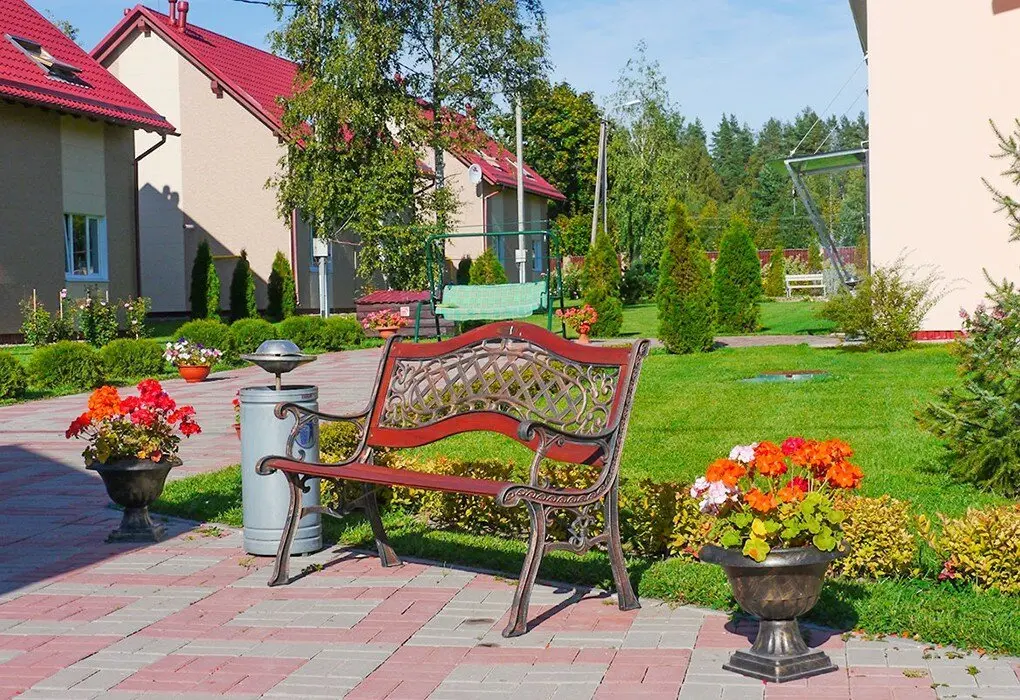 Плодовое: База отдыха Розовая Дача