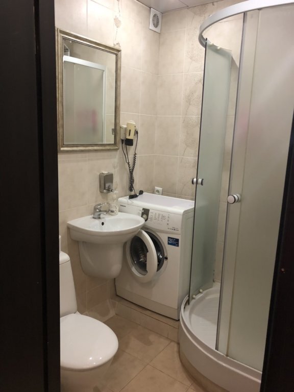 Симферополь: Sevastopolskaya 22/2 Apartments
