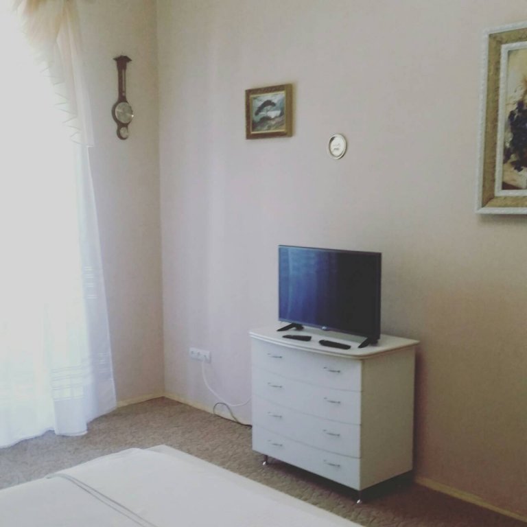 Симферополь: Sevastopolskaya 30/2 Apartments