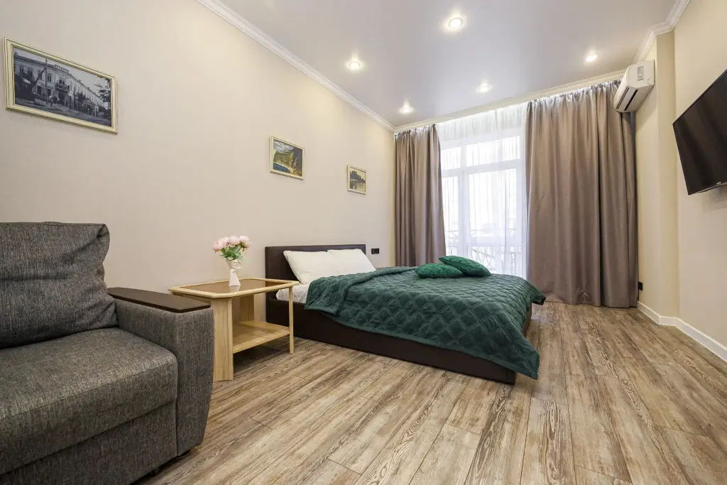 Апартаменты Emerald Comfort 4 в ЖК Изумрудный город — фото 1