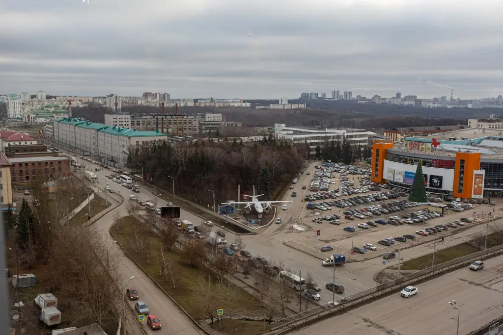 Уфа: Апартаменты SutkiUfa Комсомольская 105