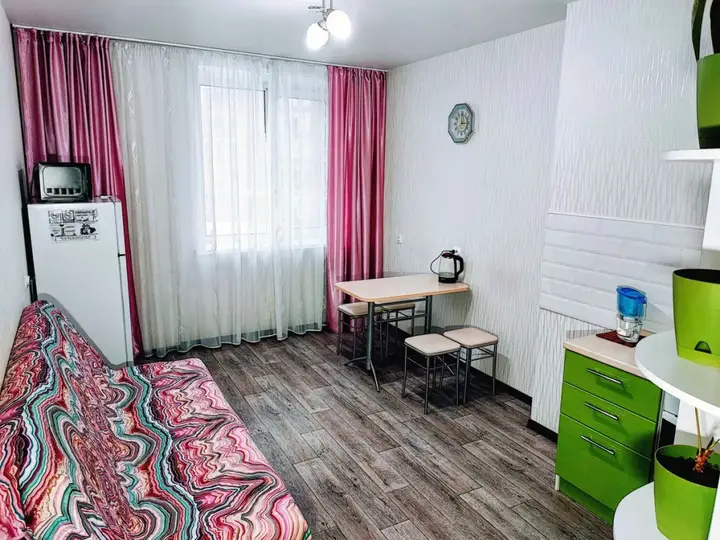 Абакан: Апартаменты Торосова 15