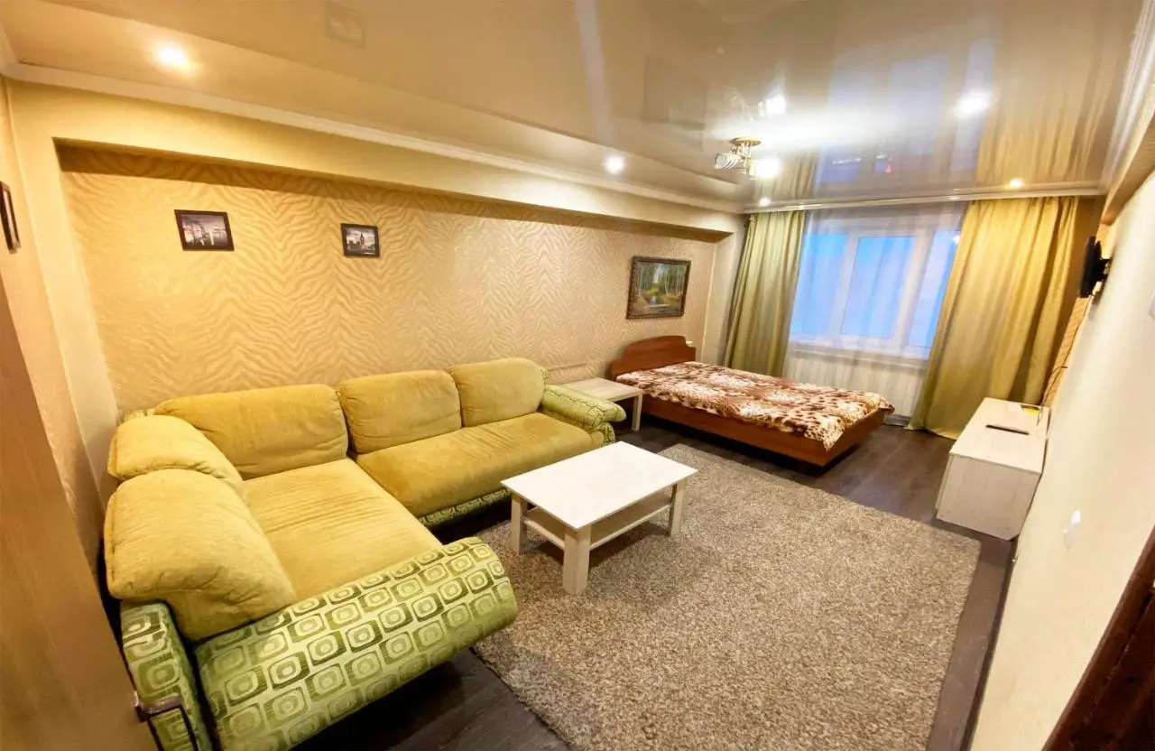 Бийск: Dobrye Sutki Apartment on Merlina 20