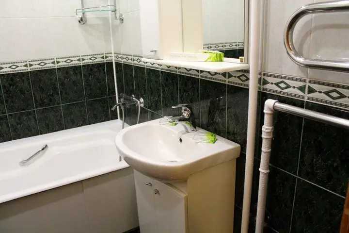 Тюмень: Central Park Na Dem'Yana Bednogo 98 Trehkomnatnyie Apartaments