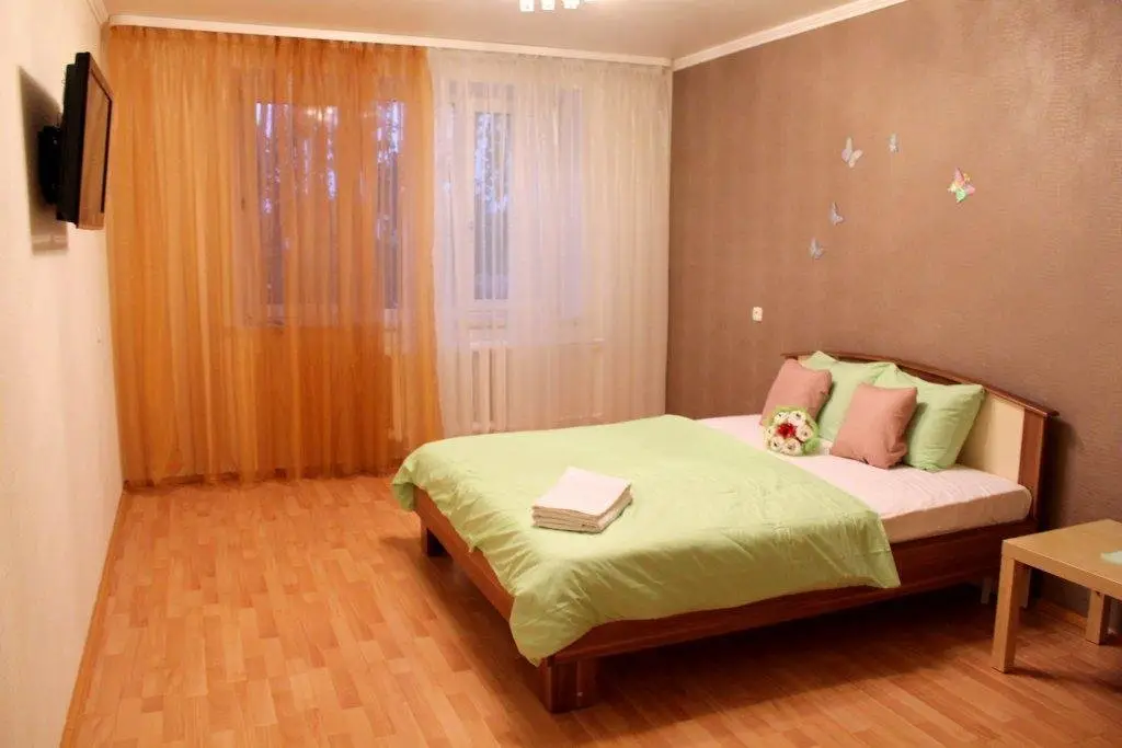 Тюмень: Central Park Na Dem'Yana Bednogo 98 Trehkomnatnyie Apartaments