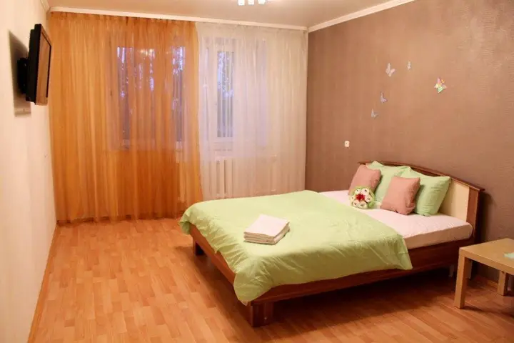 Тюмень: Central Park Na Dem'Yana Bednogo 98 Trehkomnatnyie Apartaments