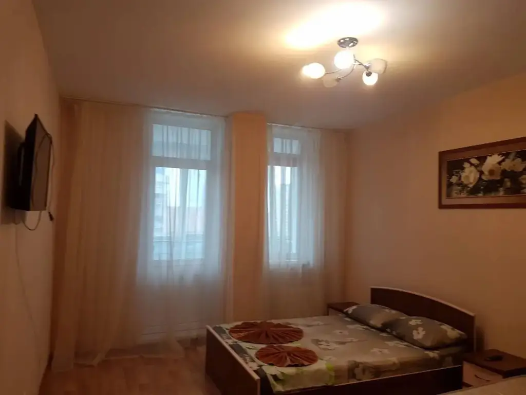 Красноярск: Апартаменты Центр Планеты на Алексеева, д.39