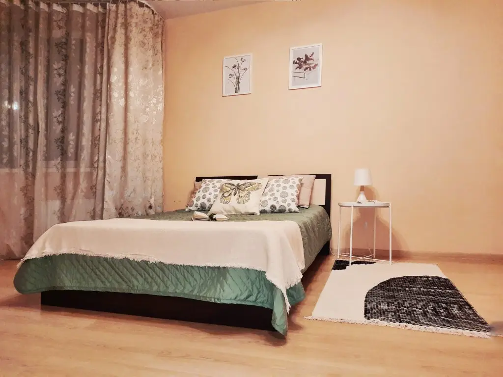 Екатеринбург: Апартаменты ВеRent Циолковского 29