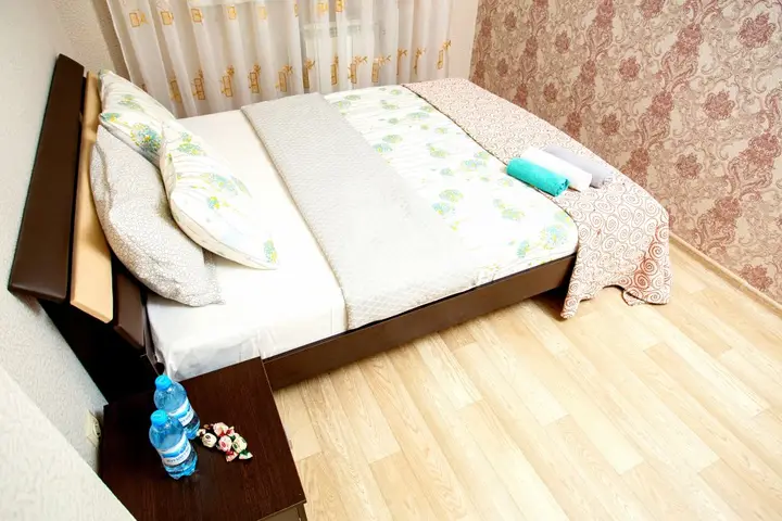 Омск: Апартаменты VGOSTIOMSK Стандарт Три раздельных спальных