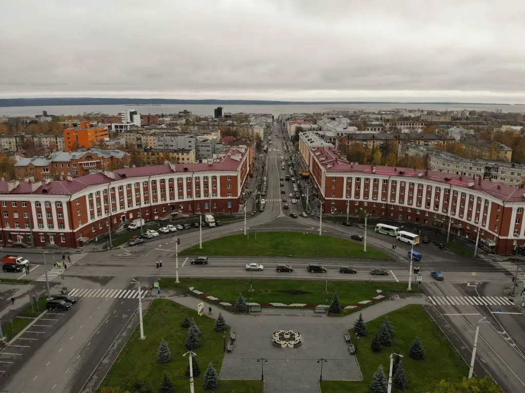 Петрозаводск: Апартаменты двухкомнатные с Видом на Привокзальную Площадь Hygge Karelia