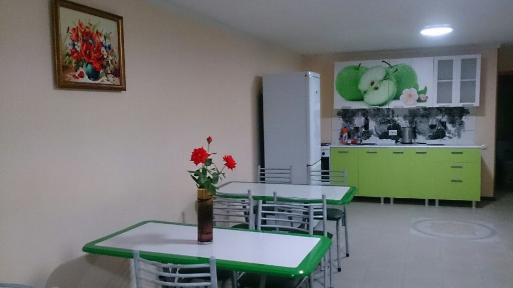 Куток: Village Guest House