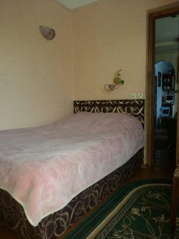 Вологда: Cheliuskintsev 49A Dvukhkomnatniye Apartment