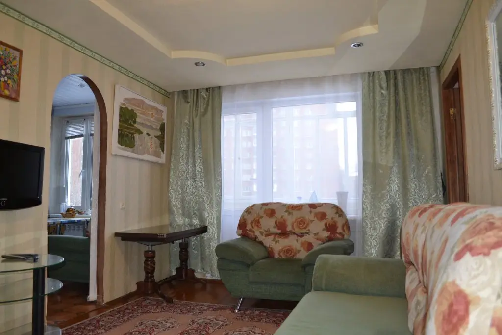 Вологда: Cheliuskintsev 49A Dvukhkomnatniye Apartment
