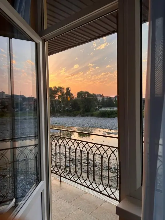 Сочи: Yuzhny Dvorik Guest House