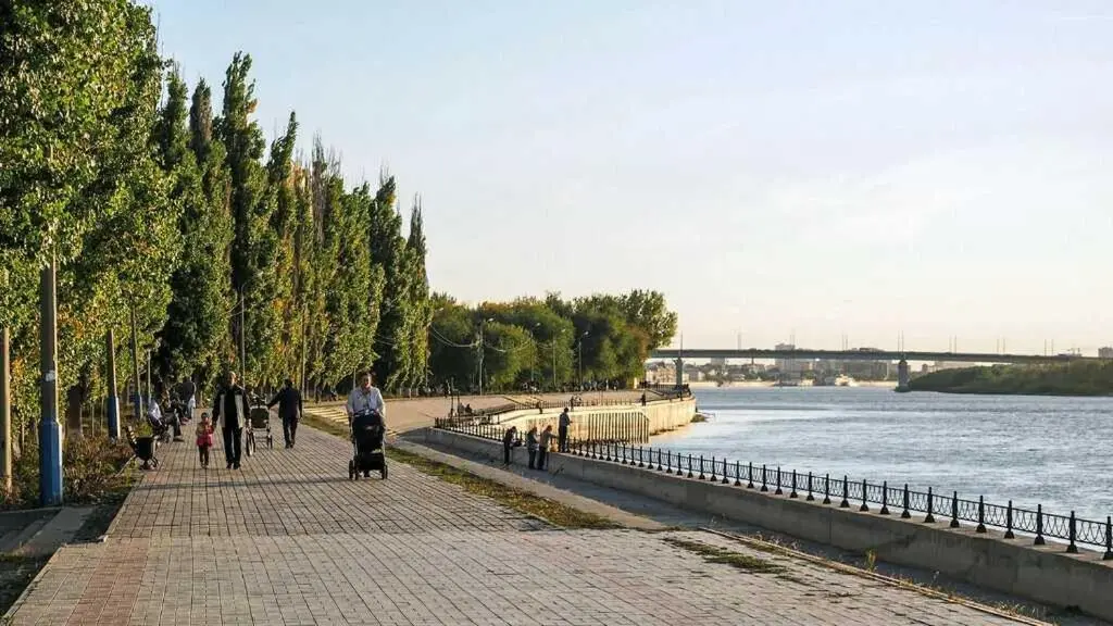 Астрахань: Отель Галерея Сакура