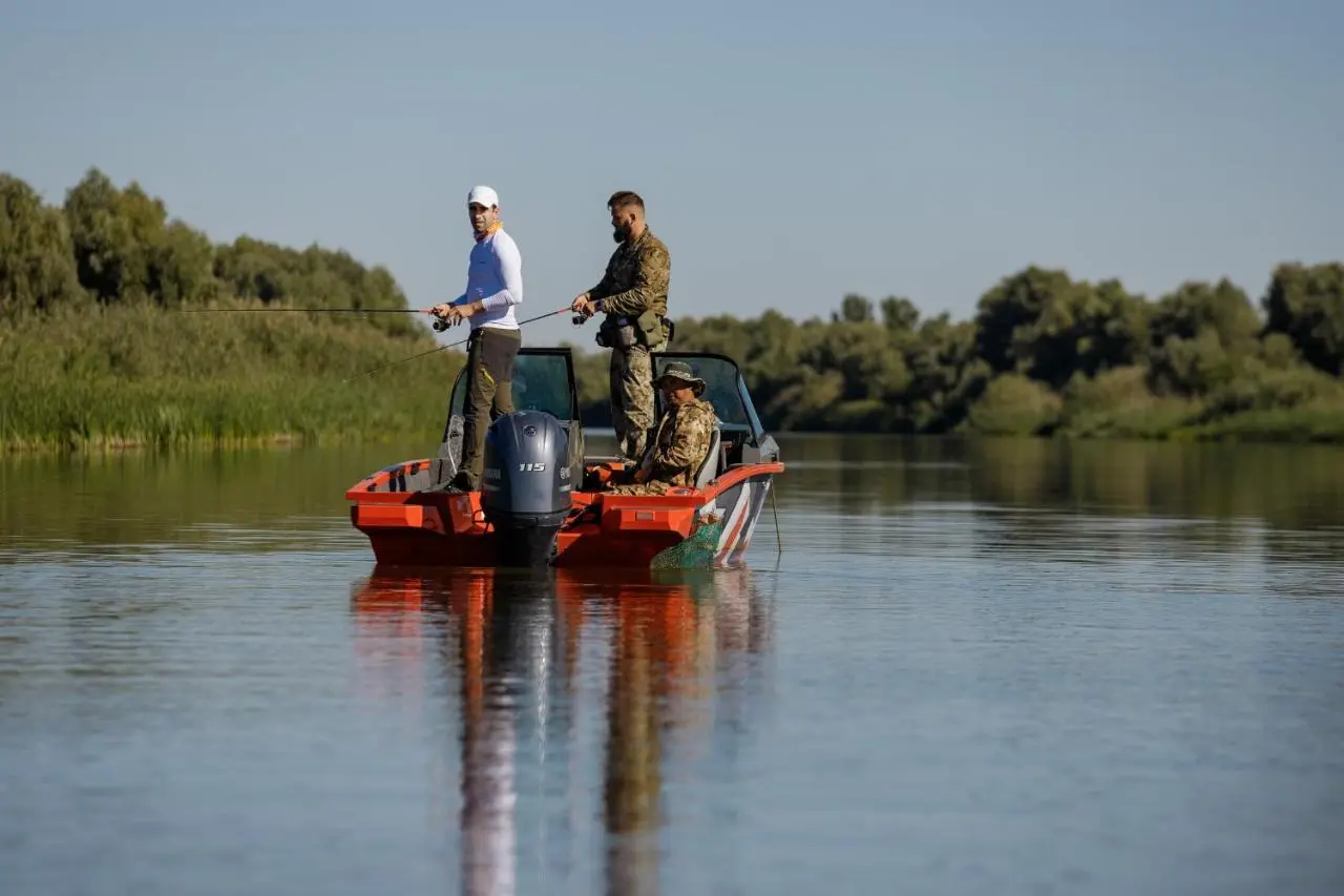 Маково: AZIMUT Парк Отель Волга Астрахань