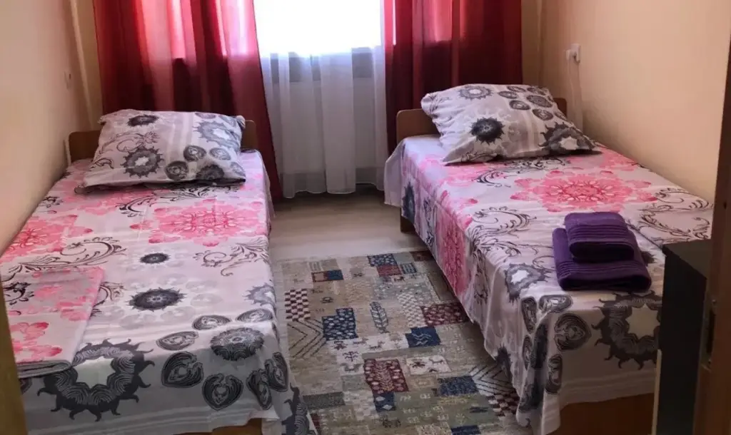 Новый Уренгой: Общежитие Полярник на Промысловой