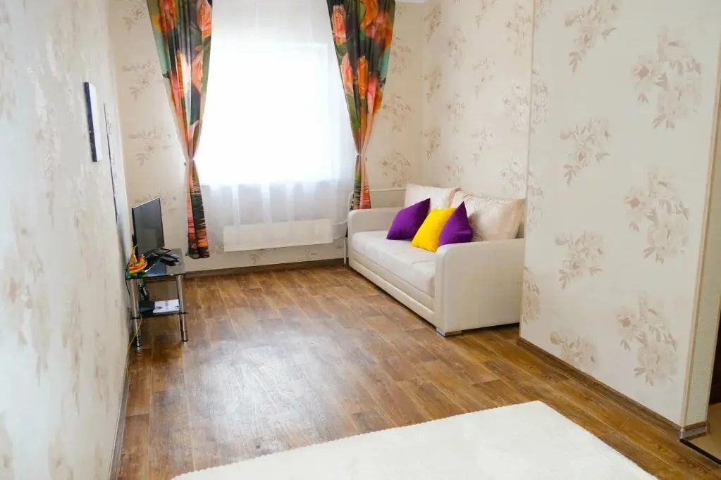 Ноябрьск: Apartment North Kosmonavtov Street 21