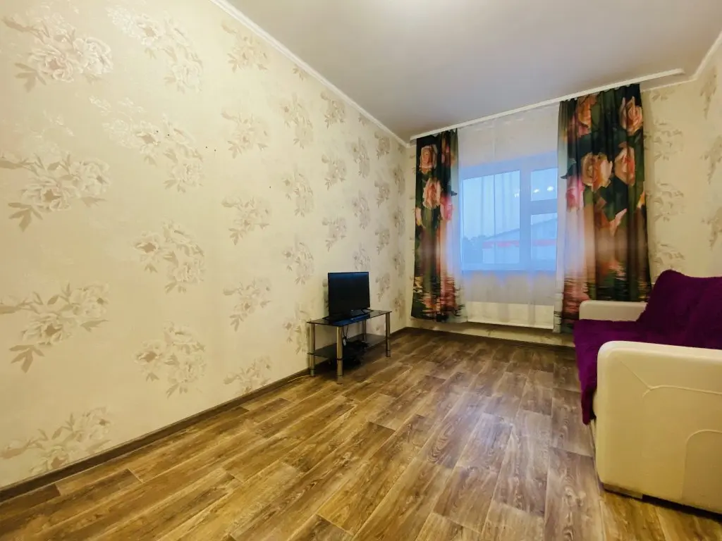 Ноябрьск: Apartment North Kosmonavtov Street 21
