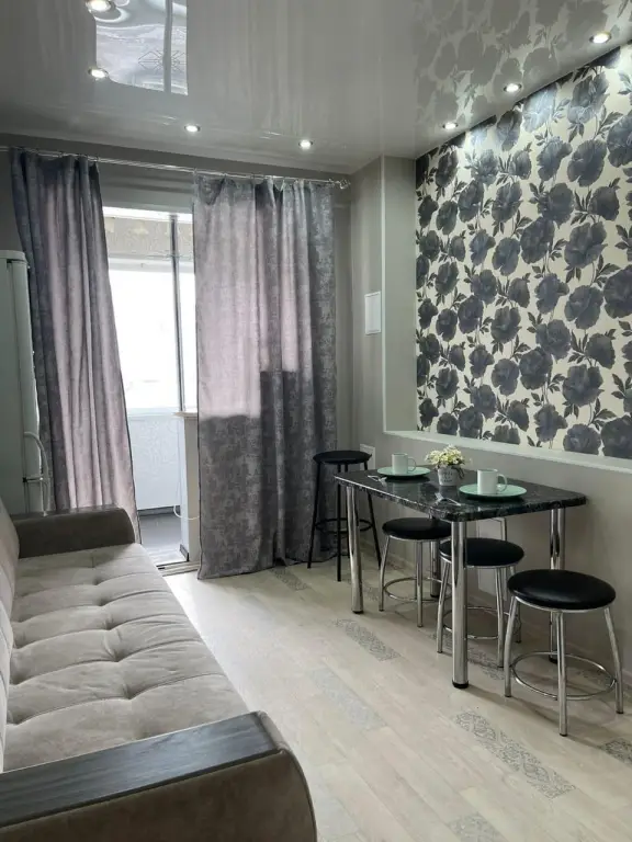 Новый Уренгой: Apartments Live Here, district. Optimistov, 4/2