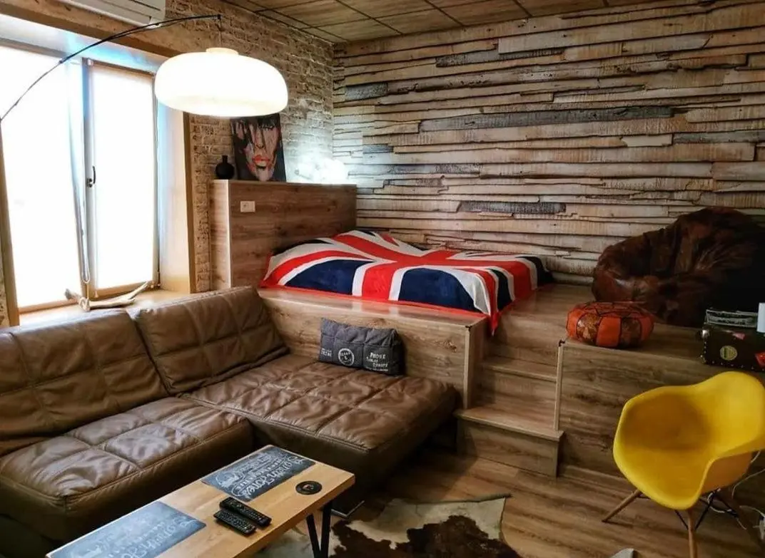 Астрахань: Red Studio